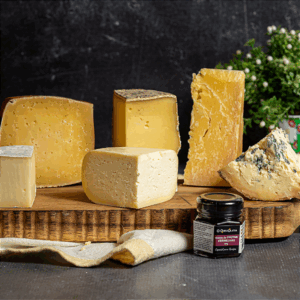 6 FraƧƵes de Queijos Artesanais Brasileiros de Leite Cru (total de 730g de Queijo)